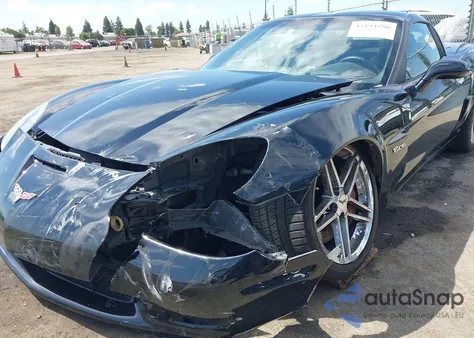 2007 Chevrolet Corvette Z06 Hardtop z USA, uszkodzony, nr VIN 1G1YY26EX75122526